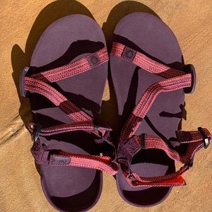 NWOT Xero trail sandals